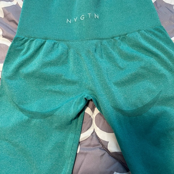 EUC. Contour seamless leggings - Picture 2 of 3